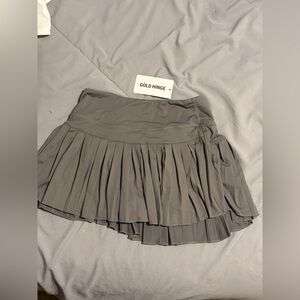 NWT // Gold Hinge Slate Gray Pleated Tennis Skirt